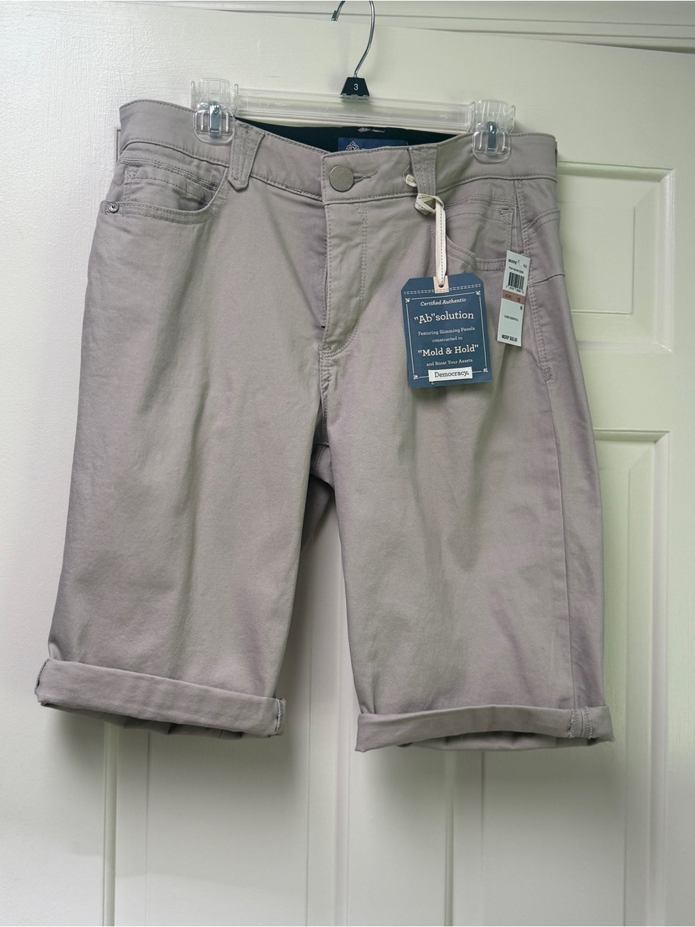 Democracy Women's Bermuda Colored Twill Shorts Stone Khaki